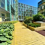 Charming Centre With Free Parking And Spacious Balcony Ταλίν