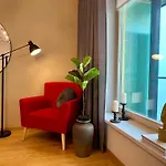 Charming Centre With Free Parking And Spacious Balcony Apartament *