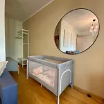 Charming Centre With Free Parking And Spacious Balcony Apartment