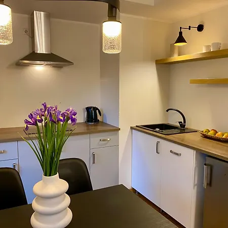 Charming Centre With Free Parking And Spacious Balcony