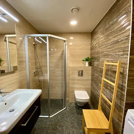 דירה Charming Centre With Free Parking And Spacious Balcony