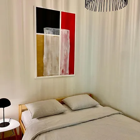 Charming Centre With Free Parking And Spacious Balcony טאלין