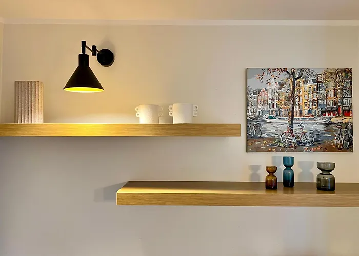 公寓 Charming Centre With Free Parking And Spacious Balcony *