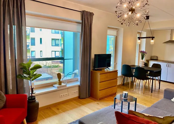 公寓 Charming Centre With Free Parking And Spacious Balcony *