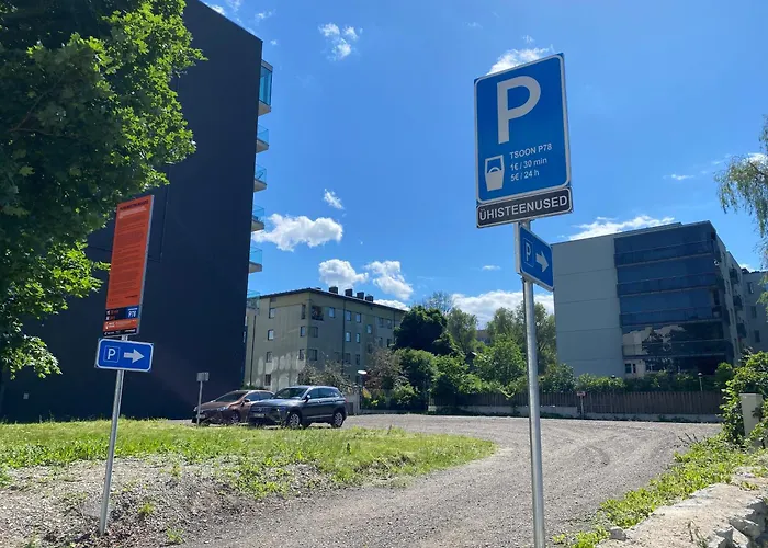 Charming Centre With Free Parking And Spacious Balcony * Tallinn