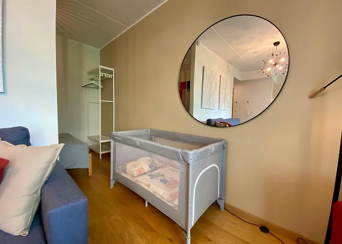 Charming Centre With Free Parking And Spacious Balcony Apartment