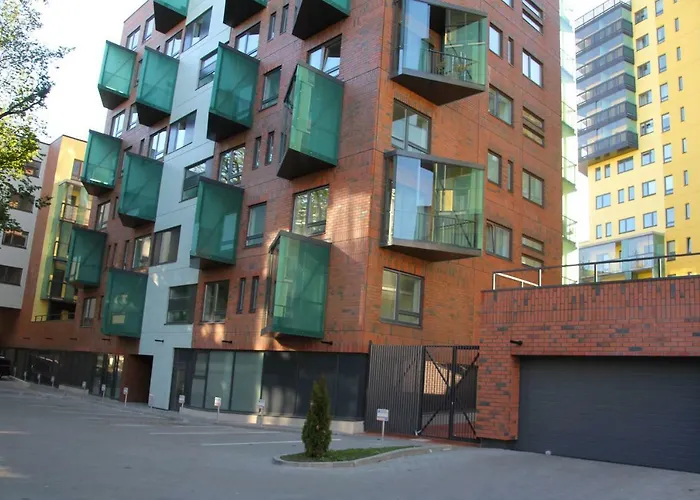 公寓 Charming Centre With Free Parking And Spacious Balcony *